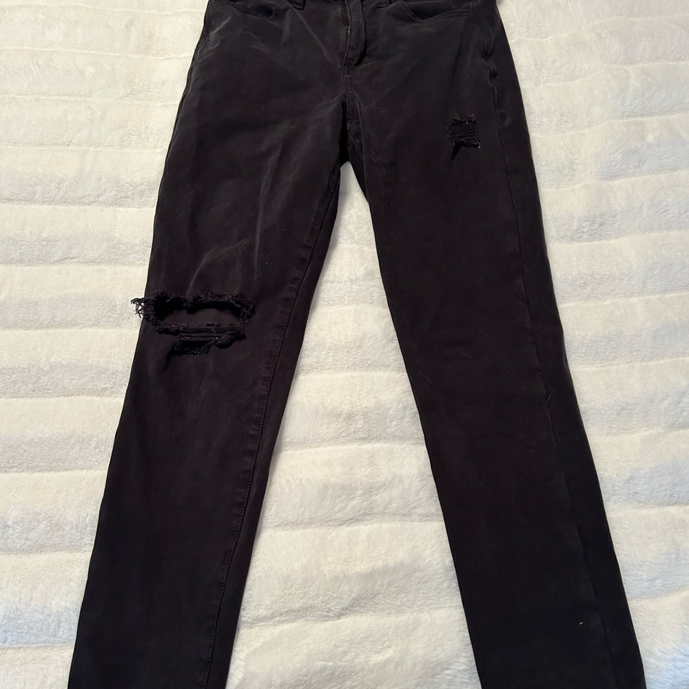 Women’s black skinny jeans